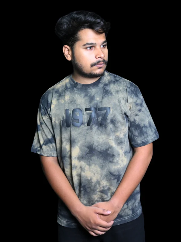 Vintage 1977 Tie-Dye Oversized T-Shirt
