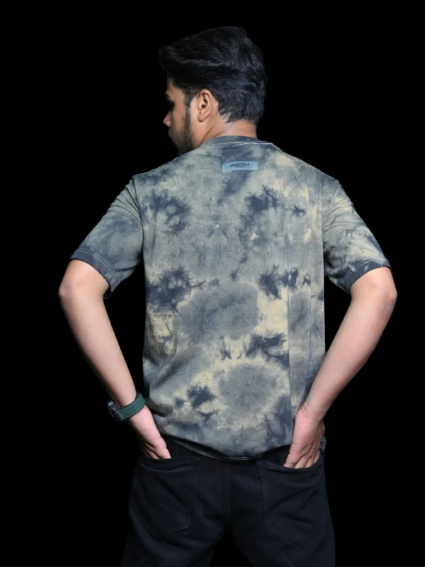 Vintage 1977 Tie-Dye Oversized T-Shirt - Image 3