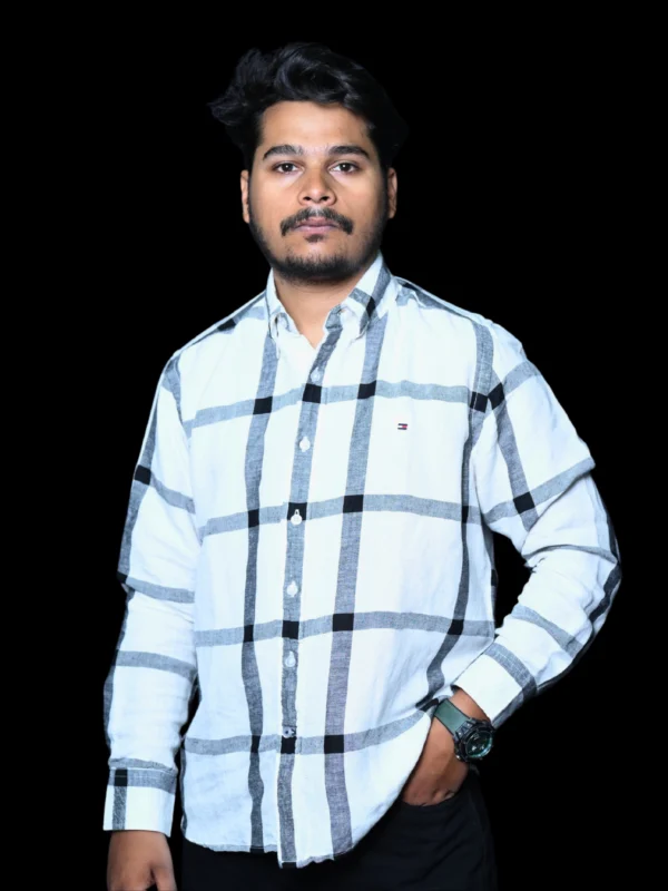 Tommy Hilfiger Classic White Plaid Button-Up Shirt
