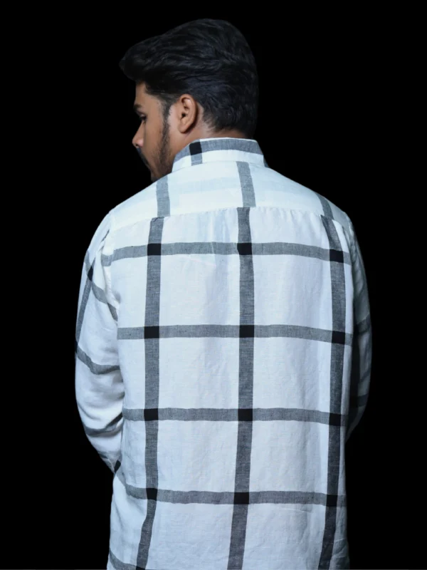 Tommy Hilfiger Classic White Plaid Button-Up Shirt