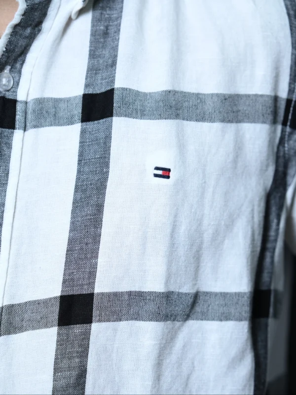 Tommy Hilfiger Classic White Plaid Button-Up Shirt